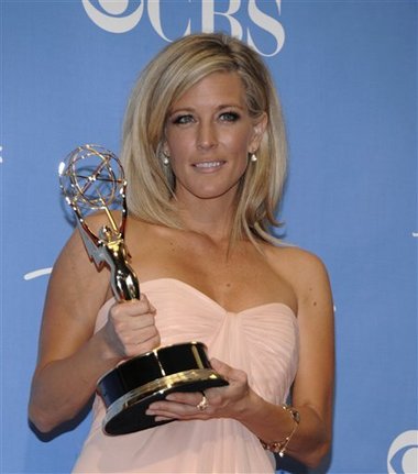 Laura Wright accepting Emmy